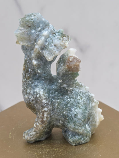Dragon side sitting carving (M)