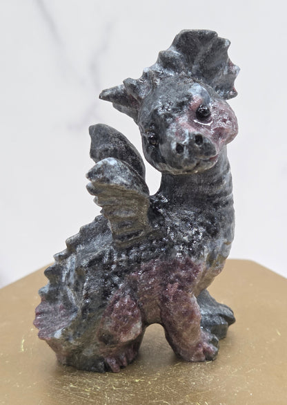 Dragon side sitting carving (M)