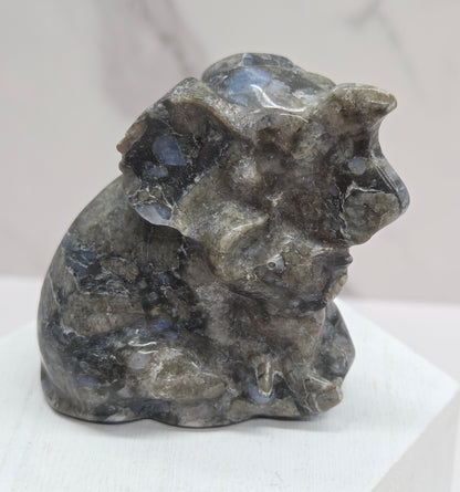 Elephant w/ baby carving