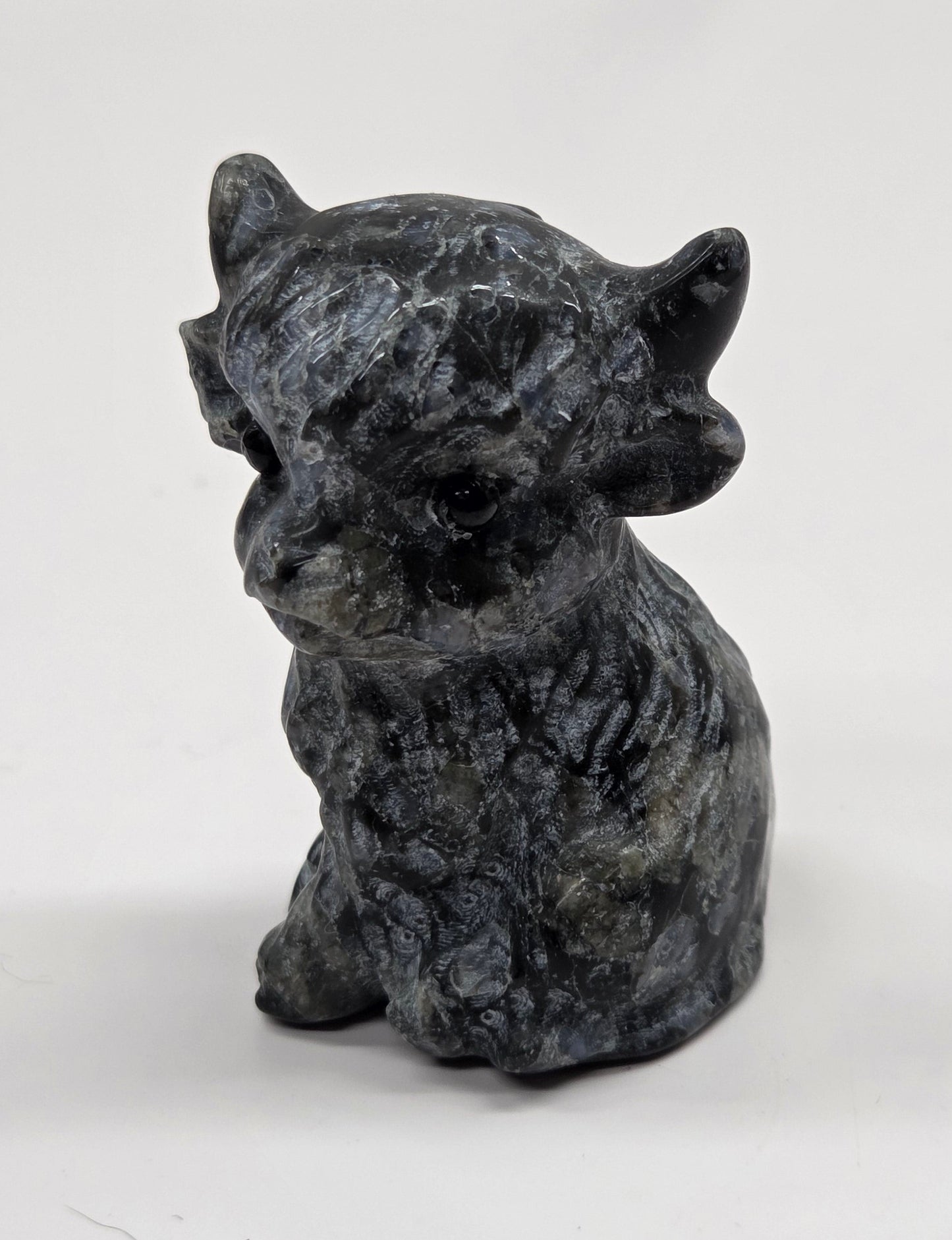 Sitting highland cow (L)