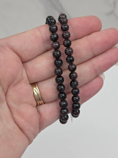 Bracelet - Garnete in Astrophyllite