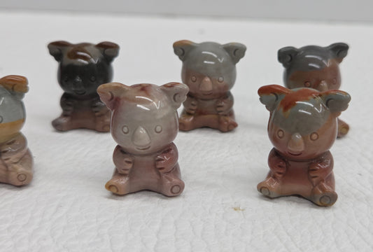 Alashan Agate mini carving - Koala