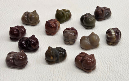 Alashan Agate mini carving - chunky sleeping kitty/cat