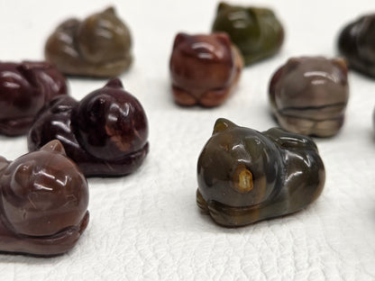 Alashan Agate mini carving - chunky sleeping kitty/cat