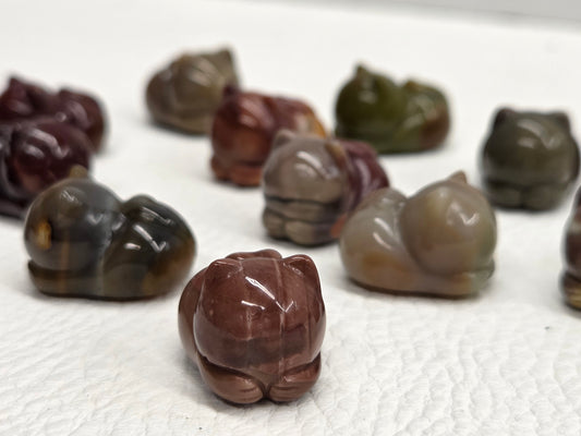 Alashan Agate mini carving - chunky sleeping kitty/cat