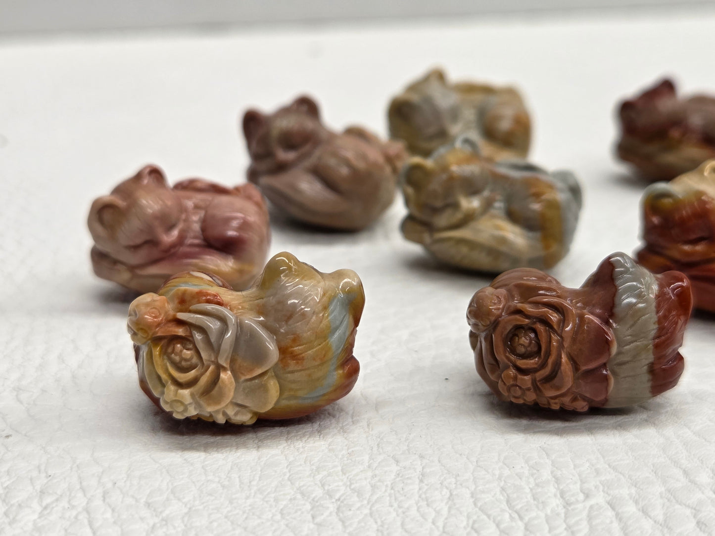 Alashan Agate mini carving - sleeping kitty/cat with rose