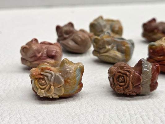 Alashan Agate mini carving - sleeping kitty/cat with rose