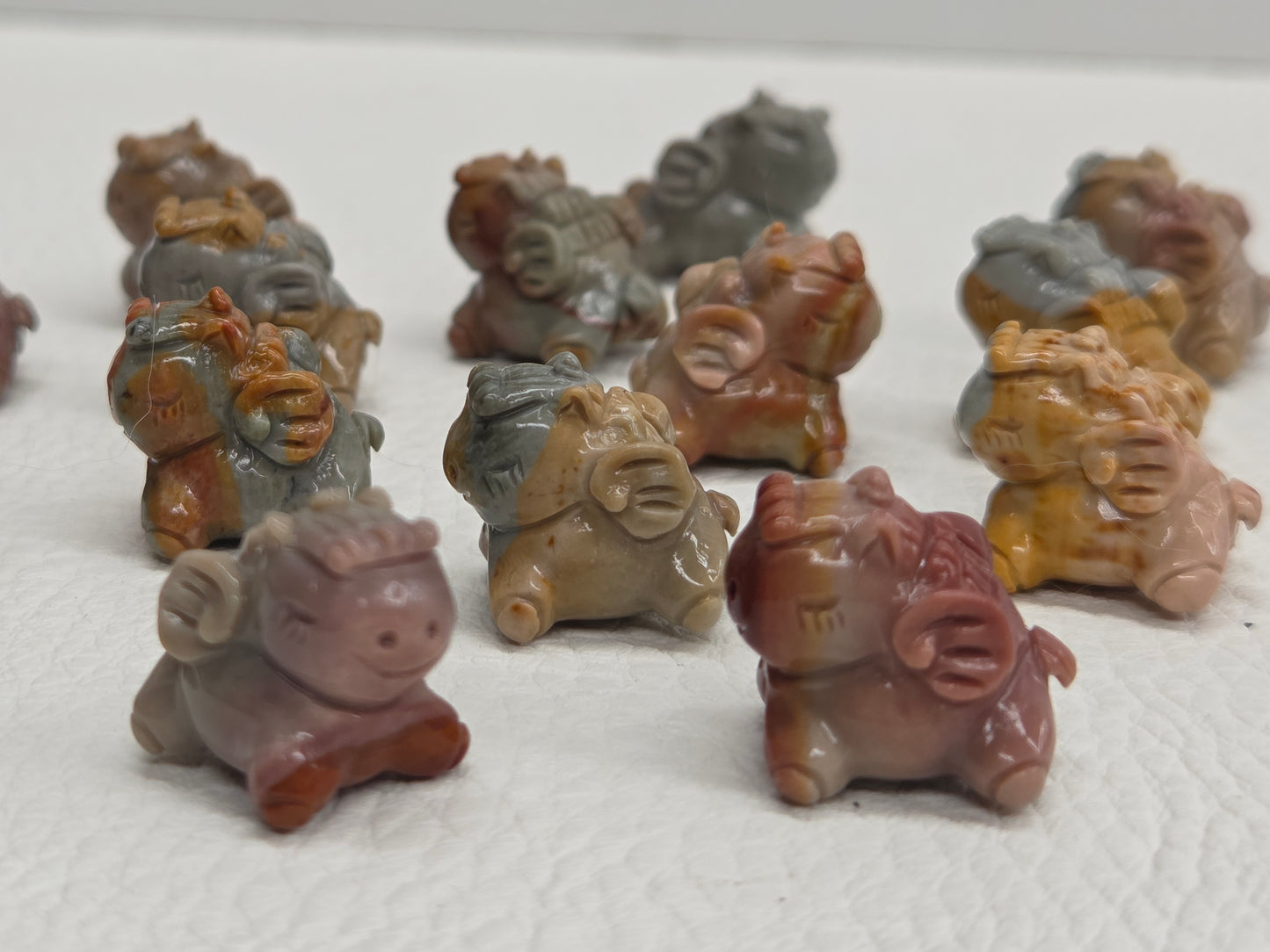 Alashan Agate mini carving - Pegasus