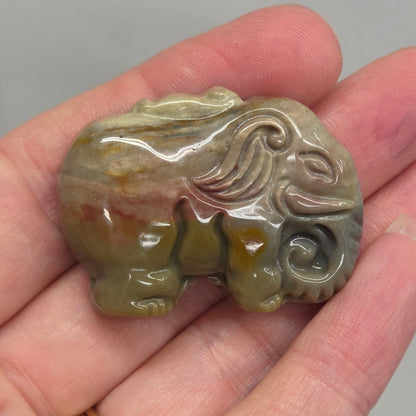 Alashan Agate mini carving - Elephant coin