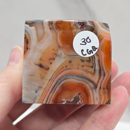 Floating cube - Sardonyx