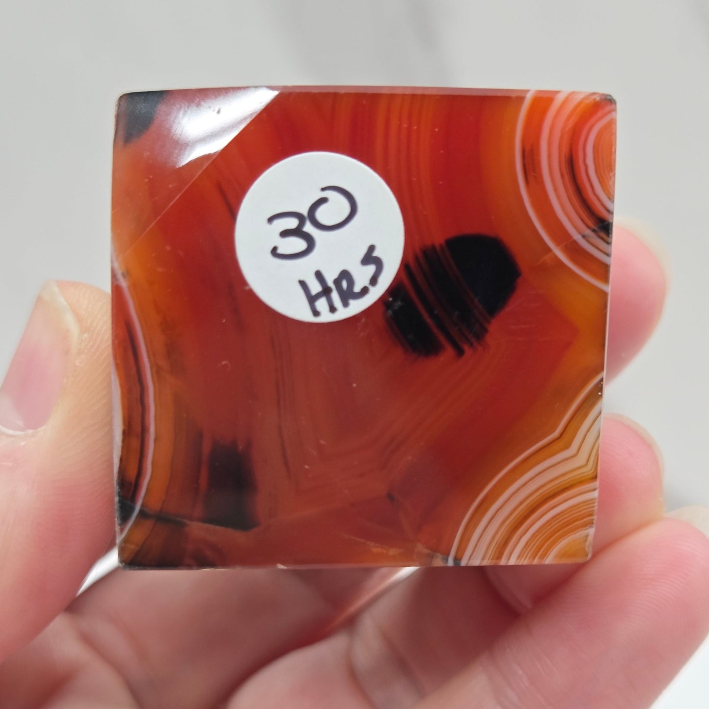 Floating cube - Sardonyx