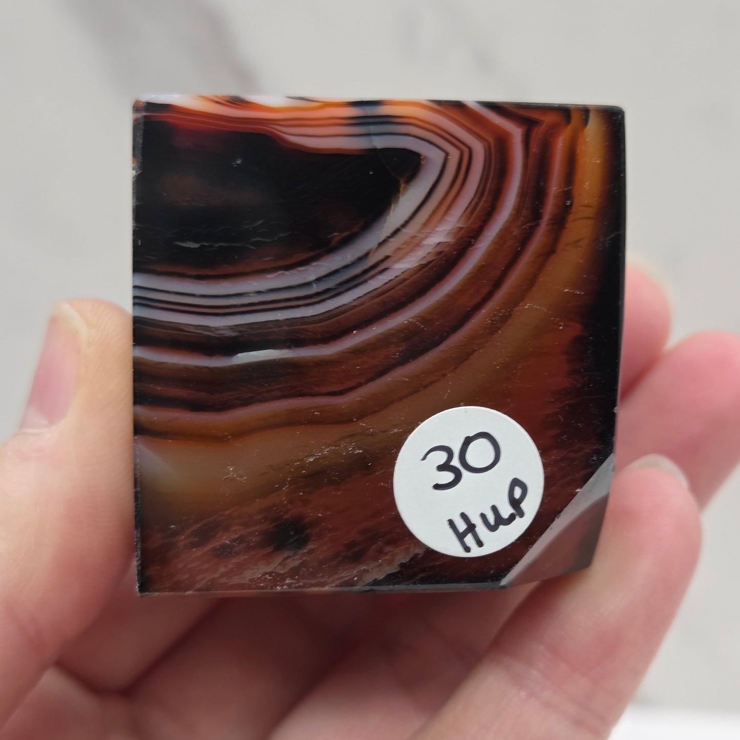 Floating cube - Sardonyx