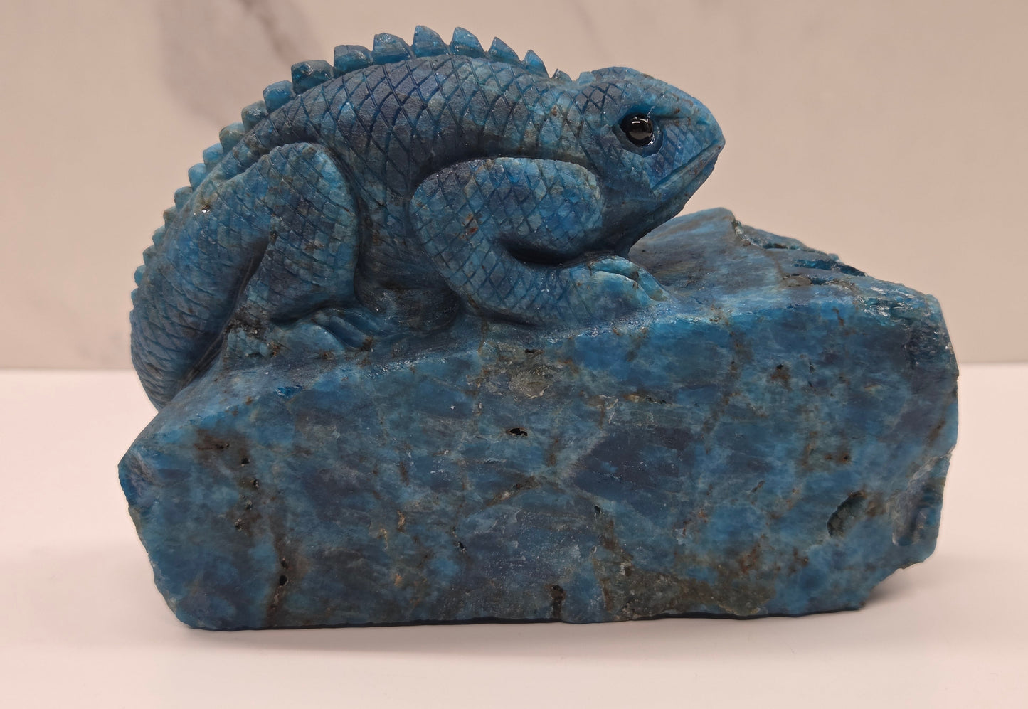 Lizard carving (L) - Blue Apatite