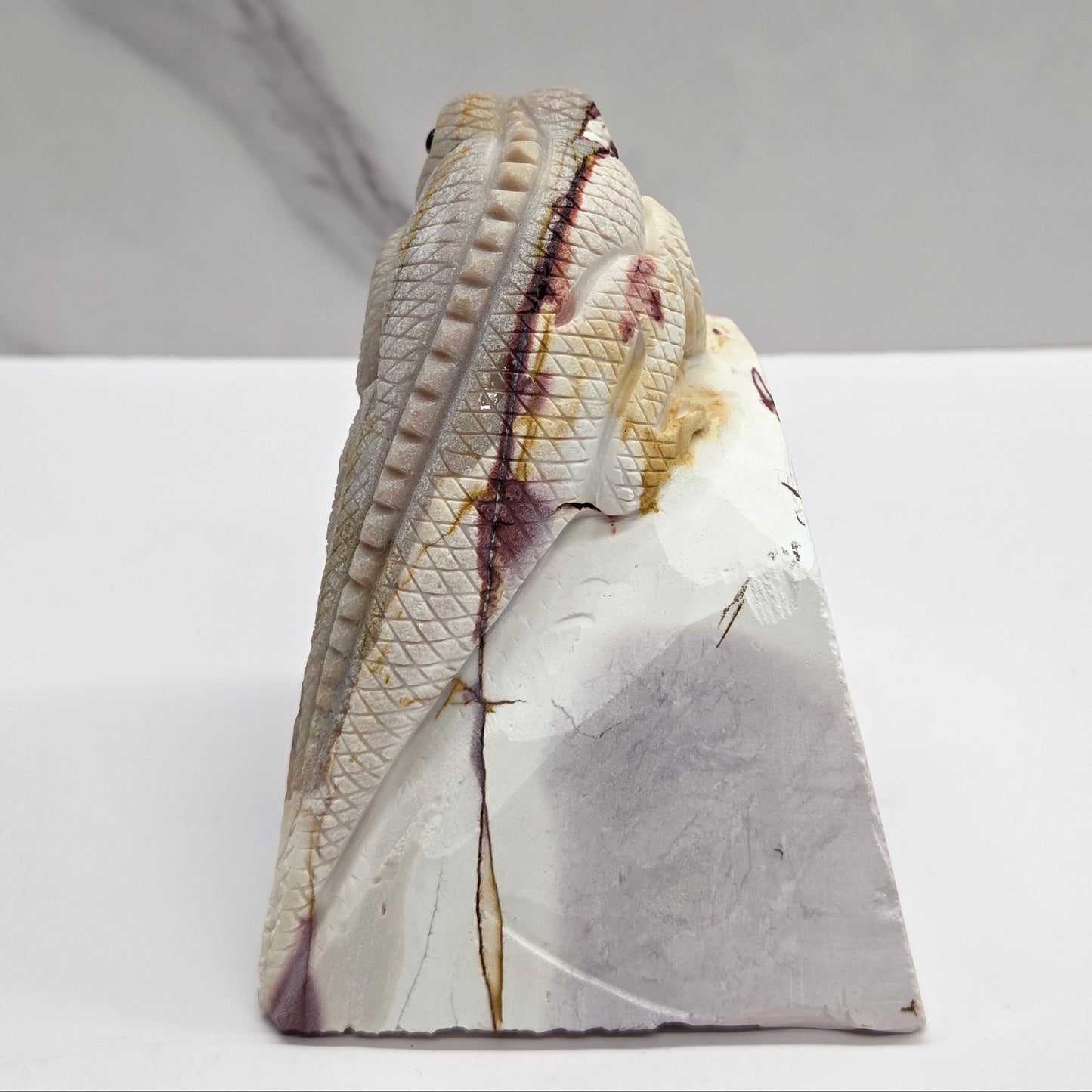 Lizard carving (L) - Mookaite