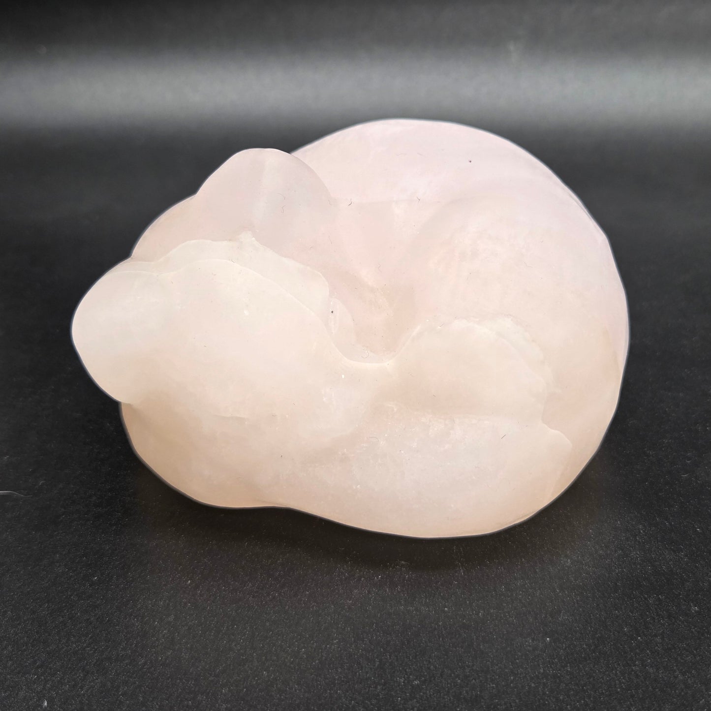 Sleeping cat (L) - Pink Mangano Calcite