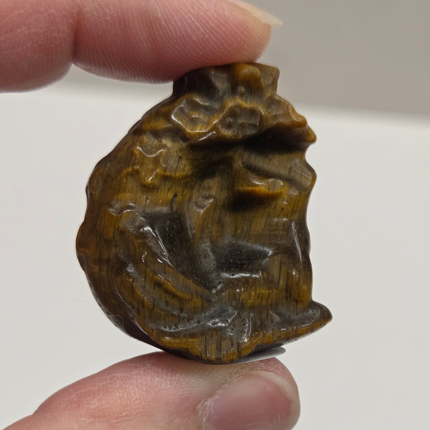 9 tail fox carving on moon (small)