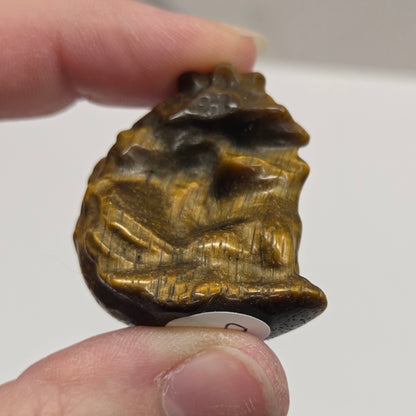 9 tail fox carving on moon (small)