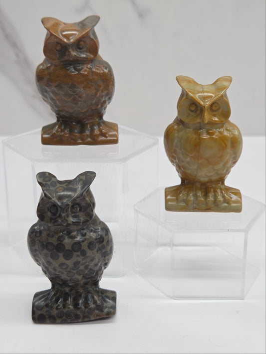 Owl carving (medium)
