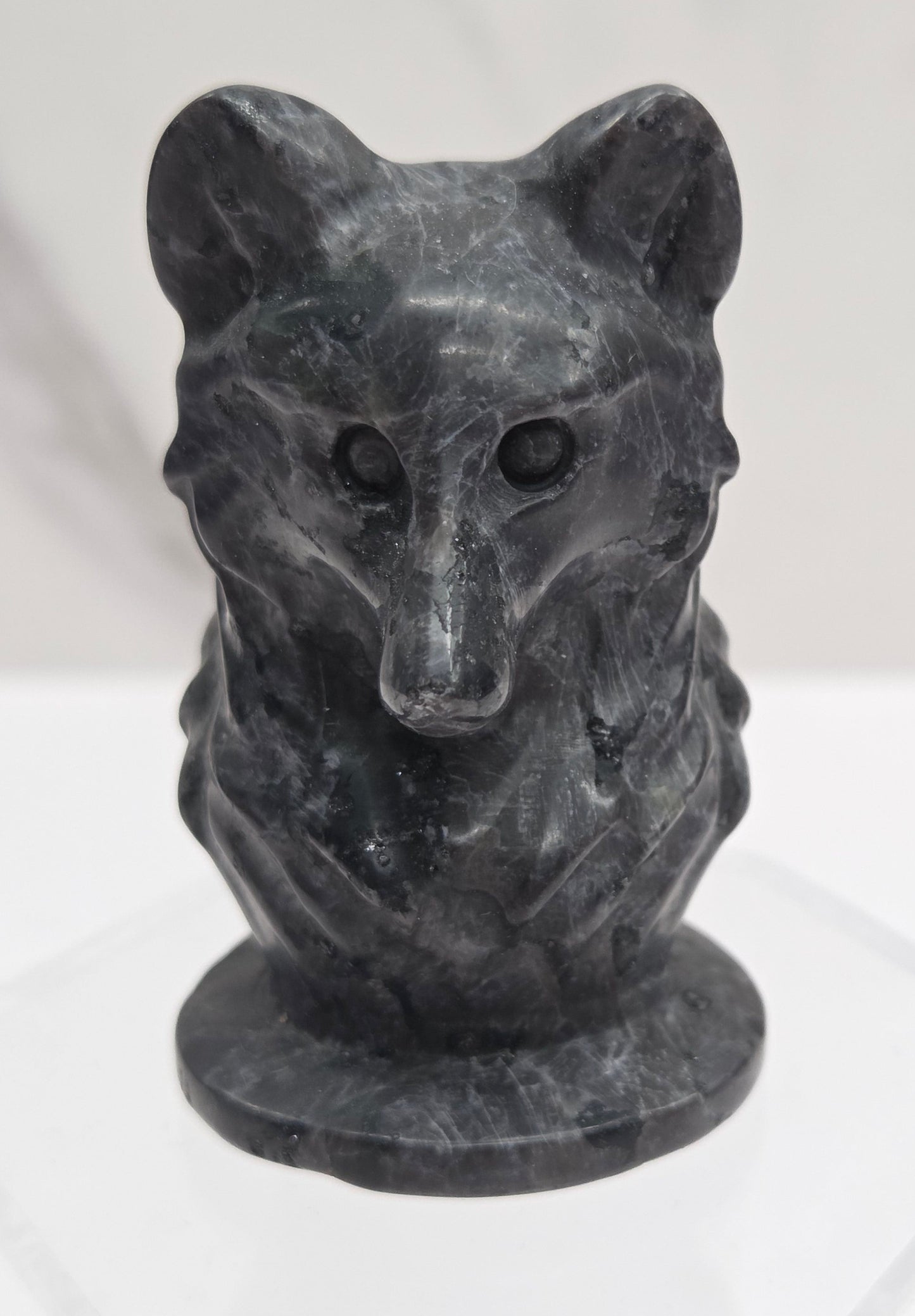Wolf bust (medium)