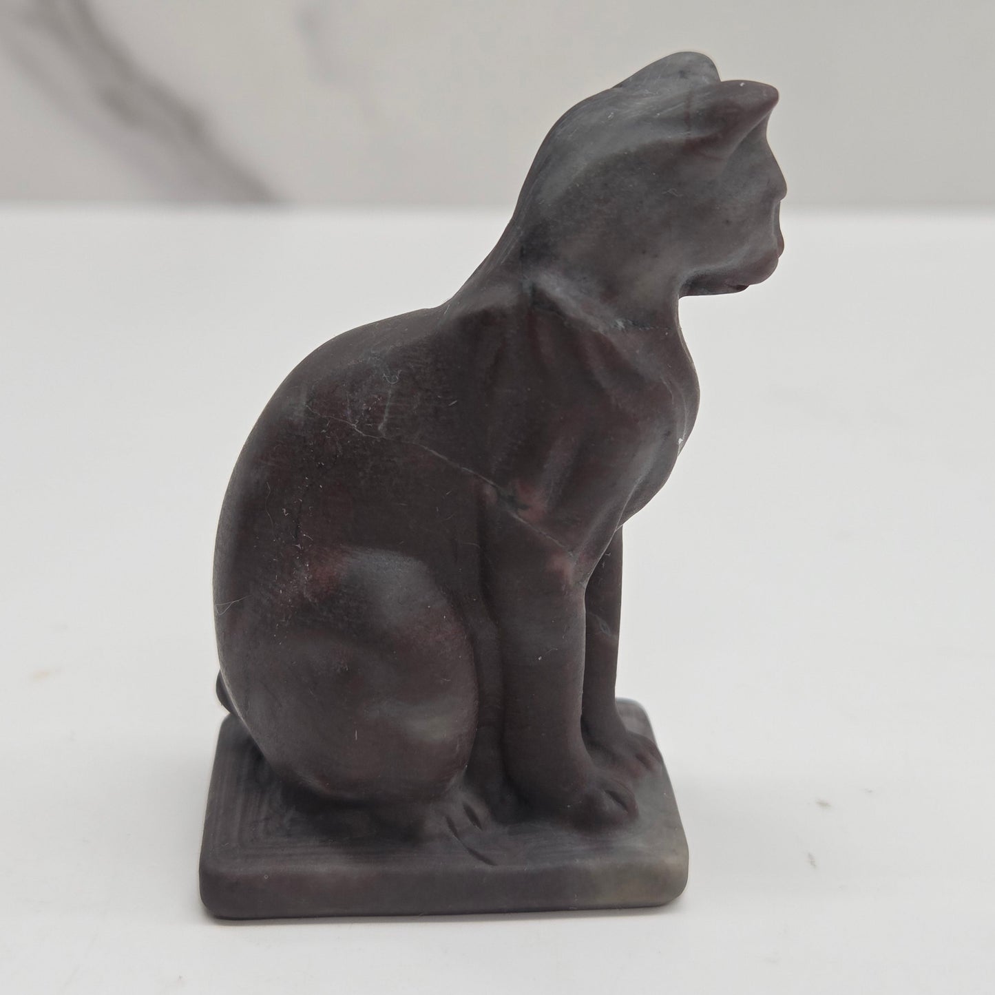Cat/kitty carving - sitting proper (L)
