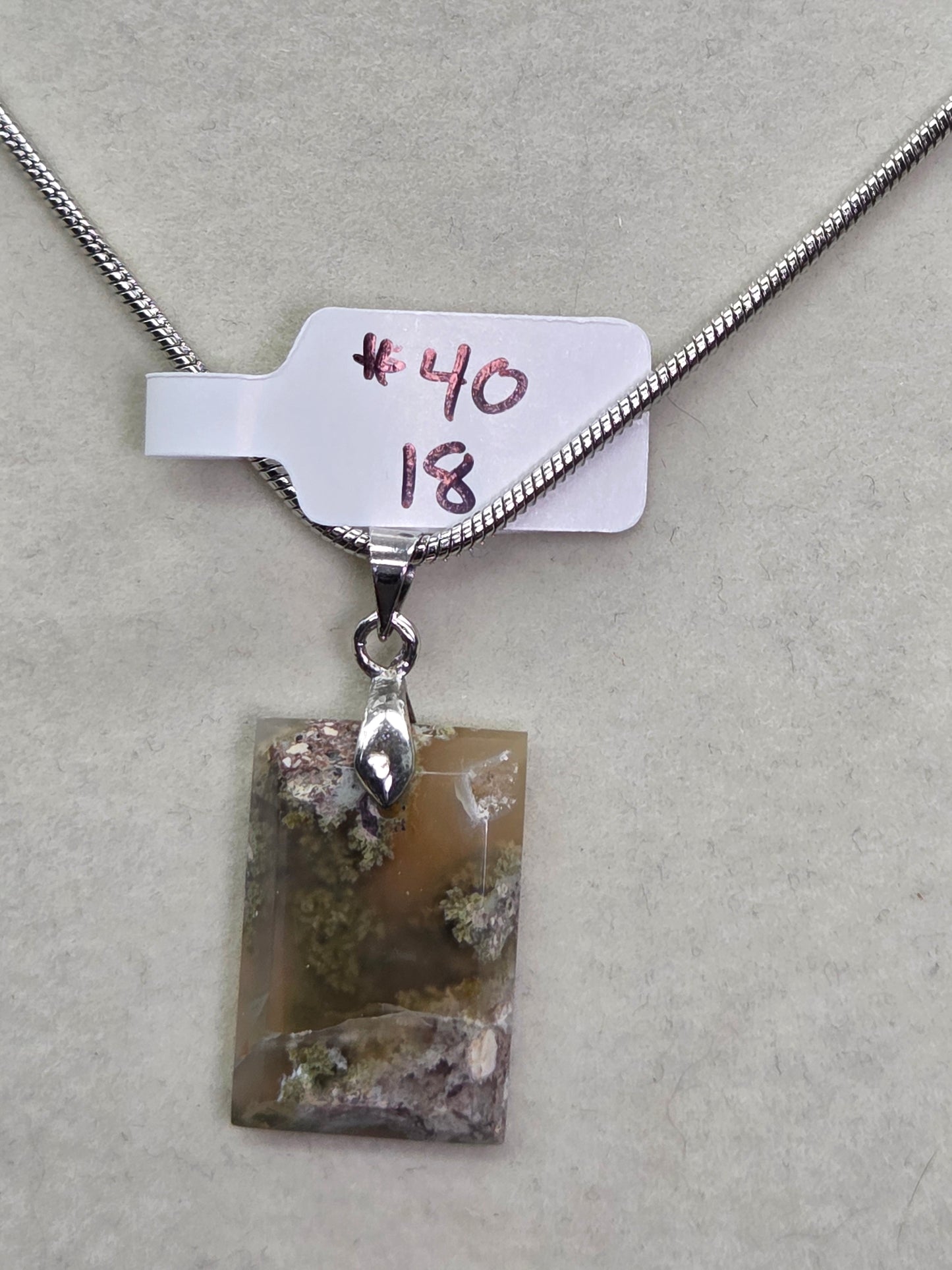 Scenic Moss necklace