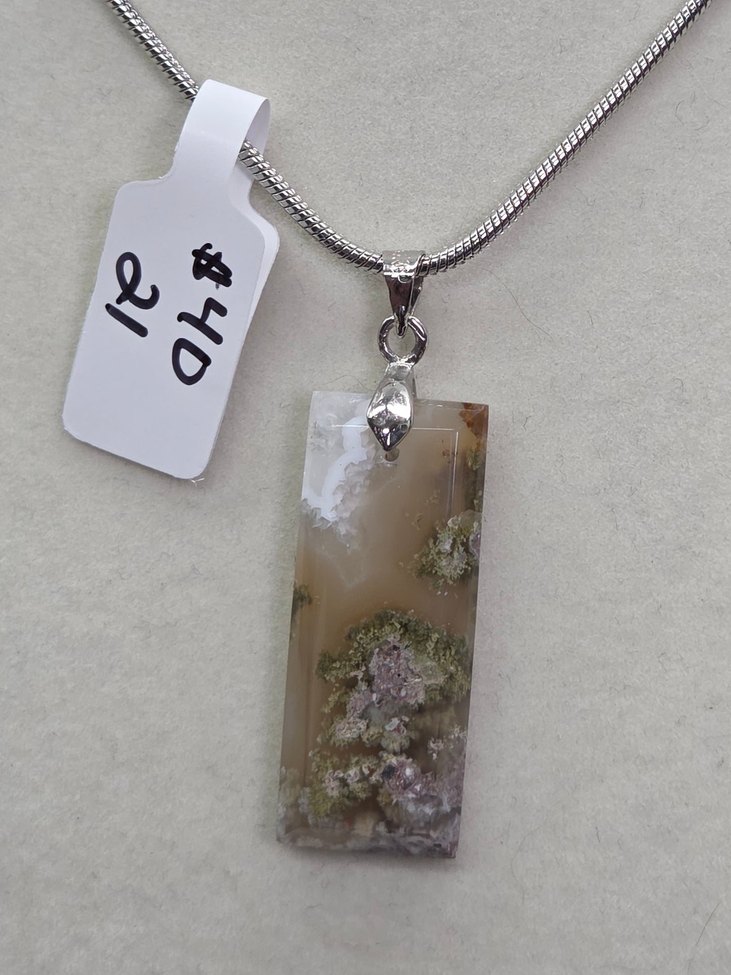 Scenic Moss necklace