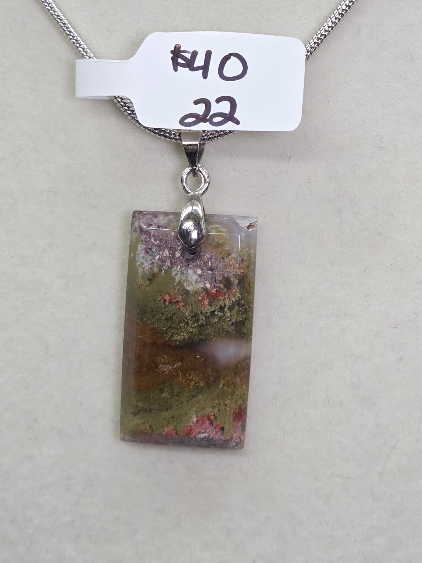 Scenic Moss necklace