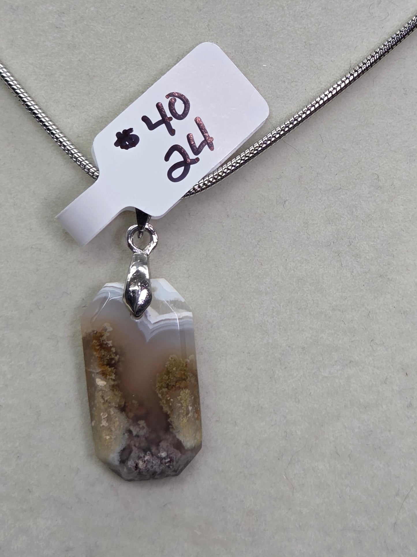 Scenic Moss necklace