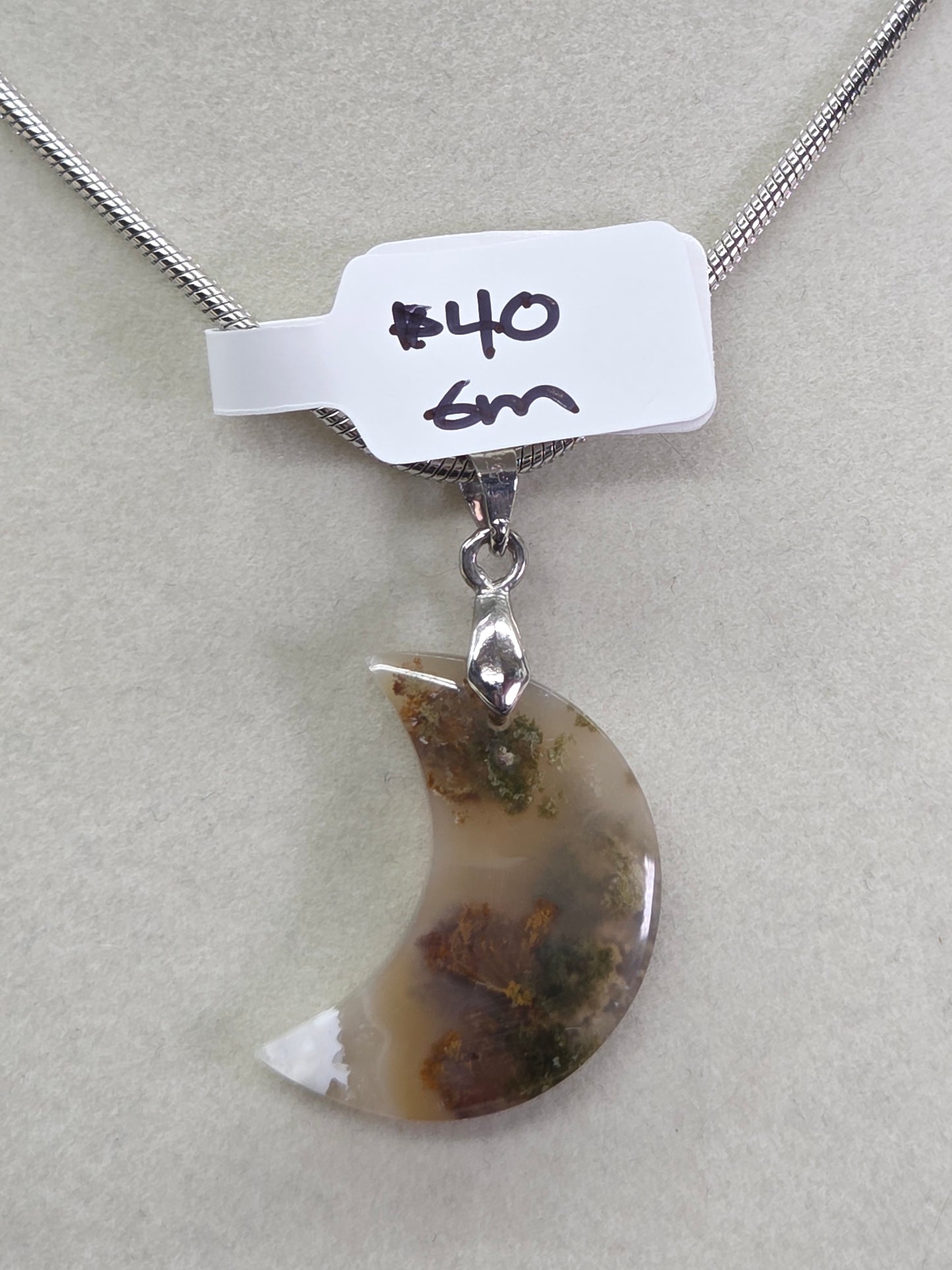 Scenic Moss necklace