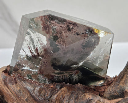 Garden Quartz statement towers on driftwood stand