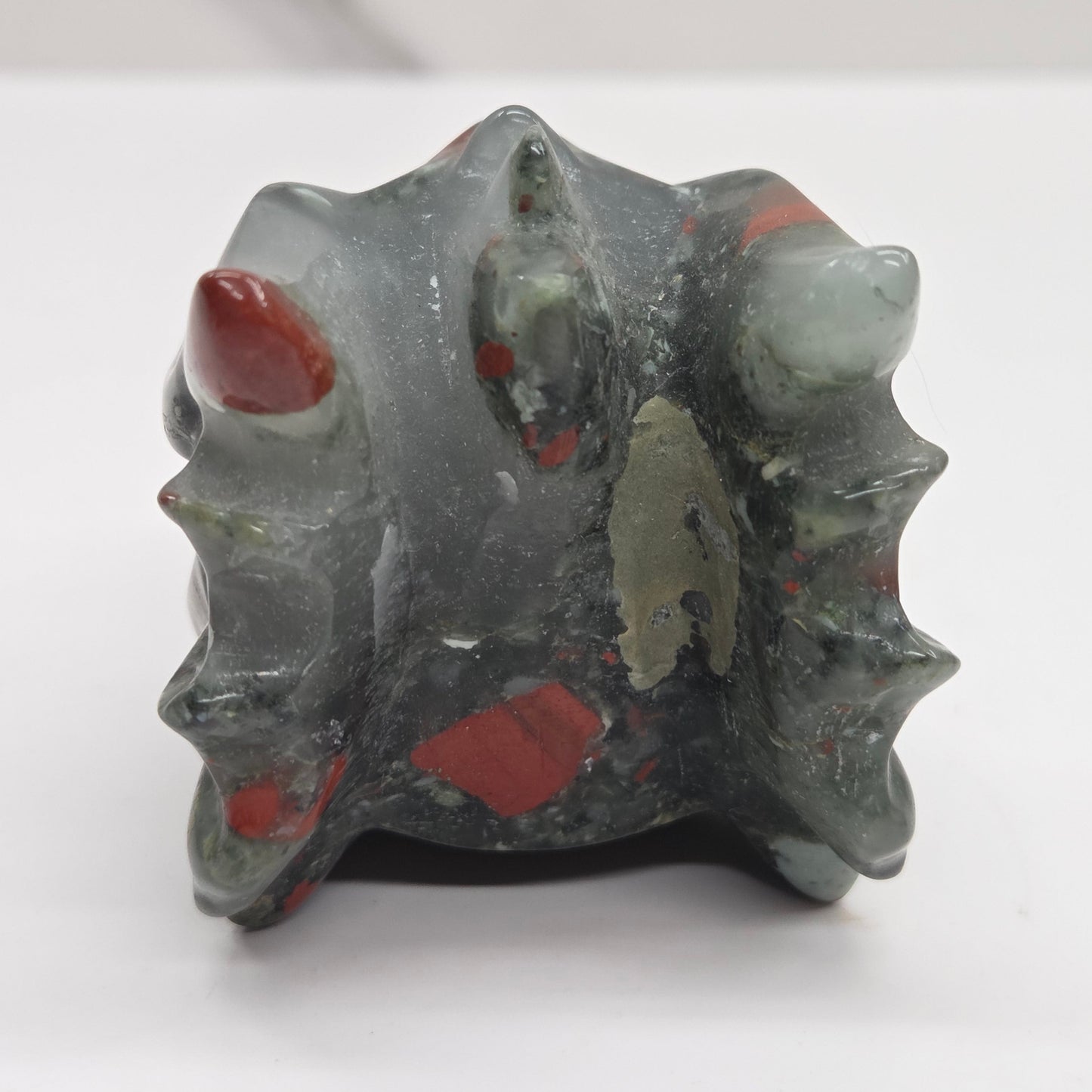 Dragon head - African Bloodstone (M)
