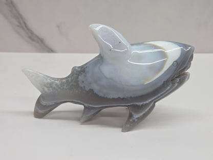 Agate shark carving