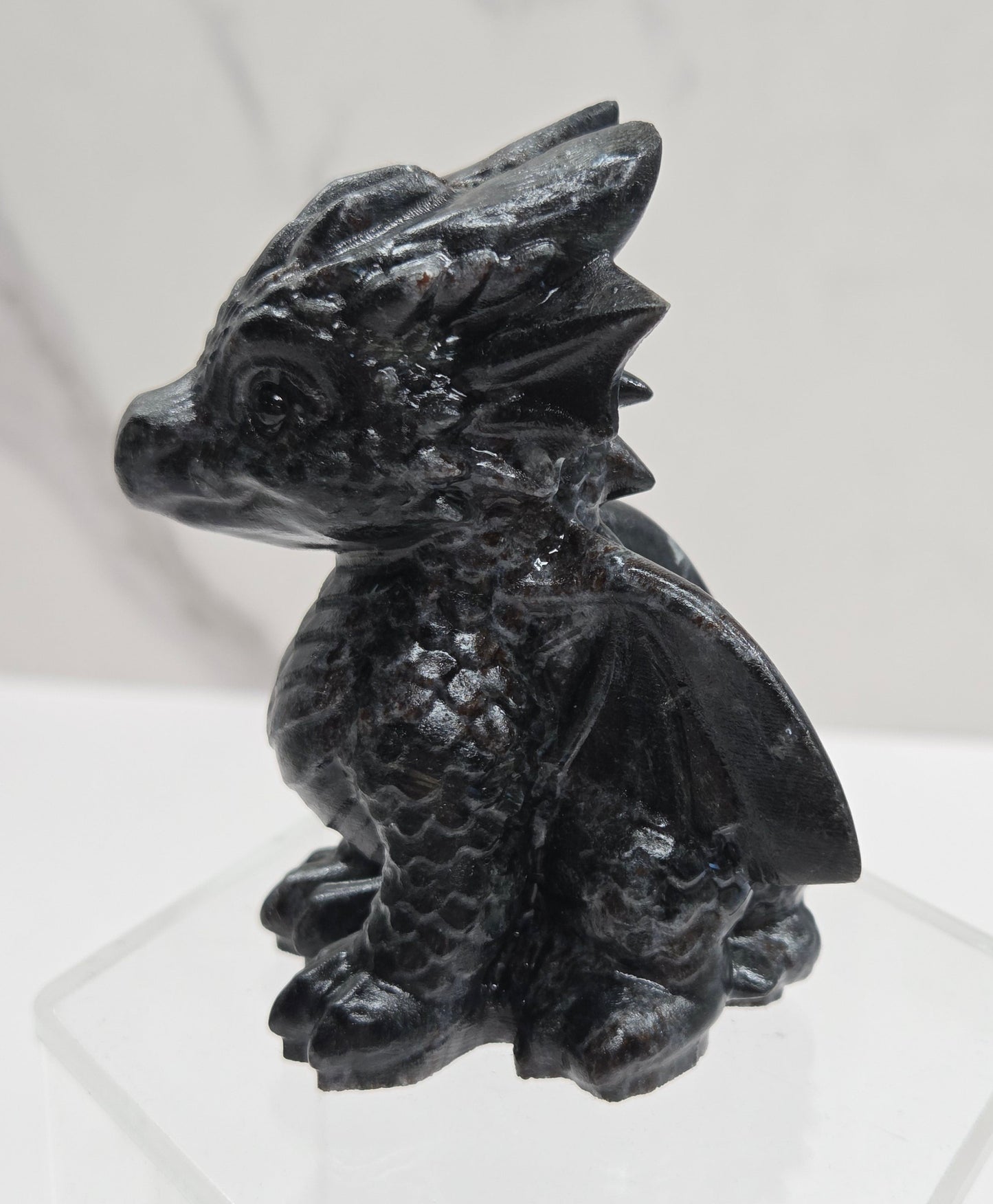 Cute dragon carving (M)