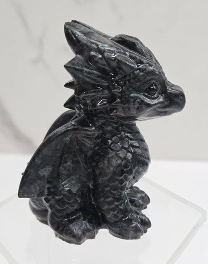 Cute dragon carving (M)