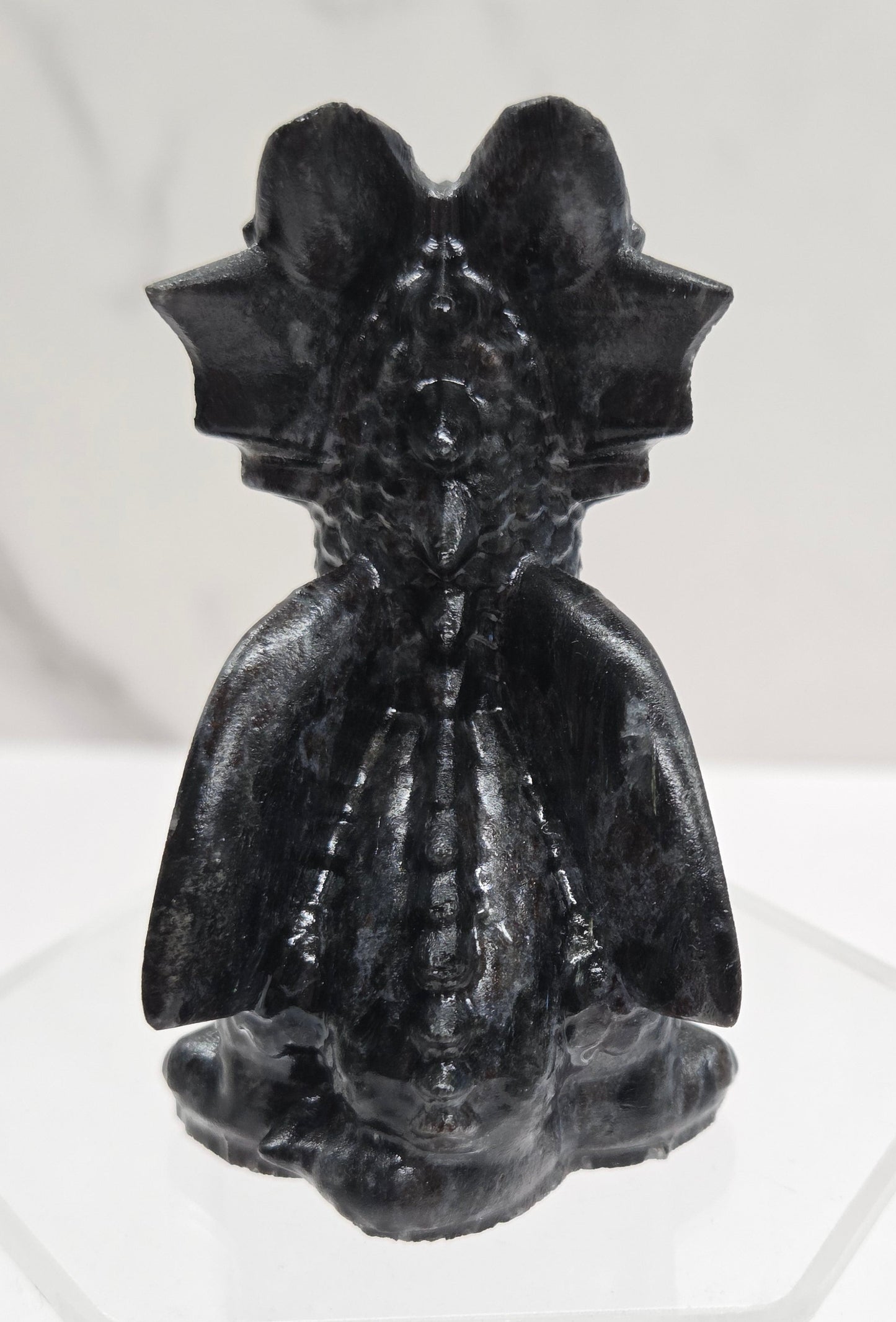 Cute dragon carving (M)