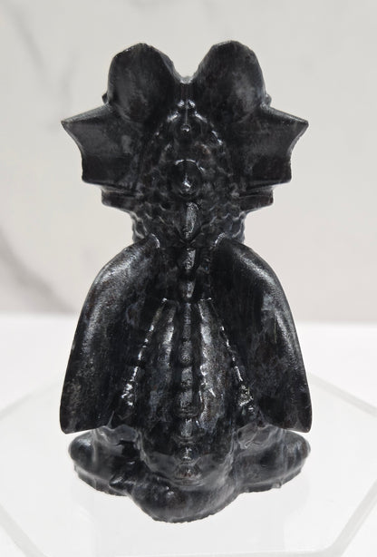 Cute dragon carving (M)