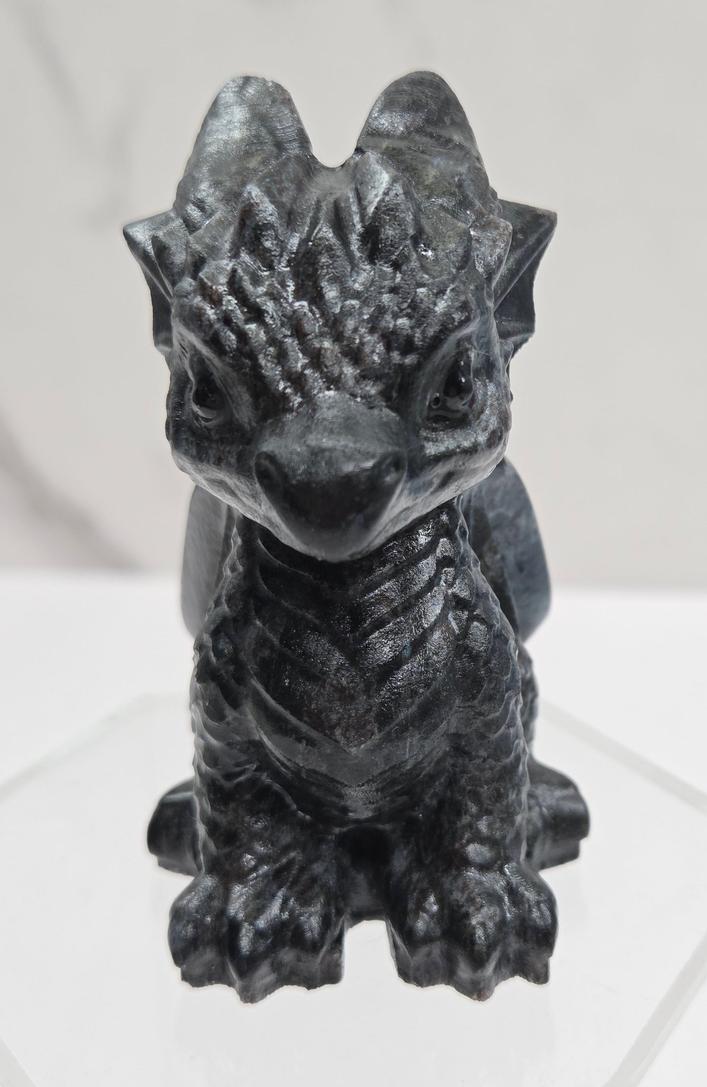 Cute dragon carving (M)