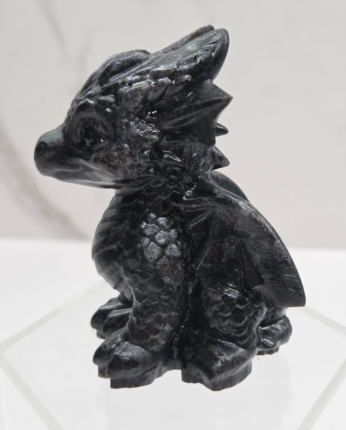 Cute dragon carving (M)