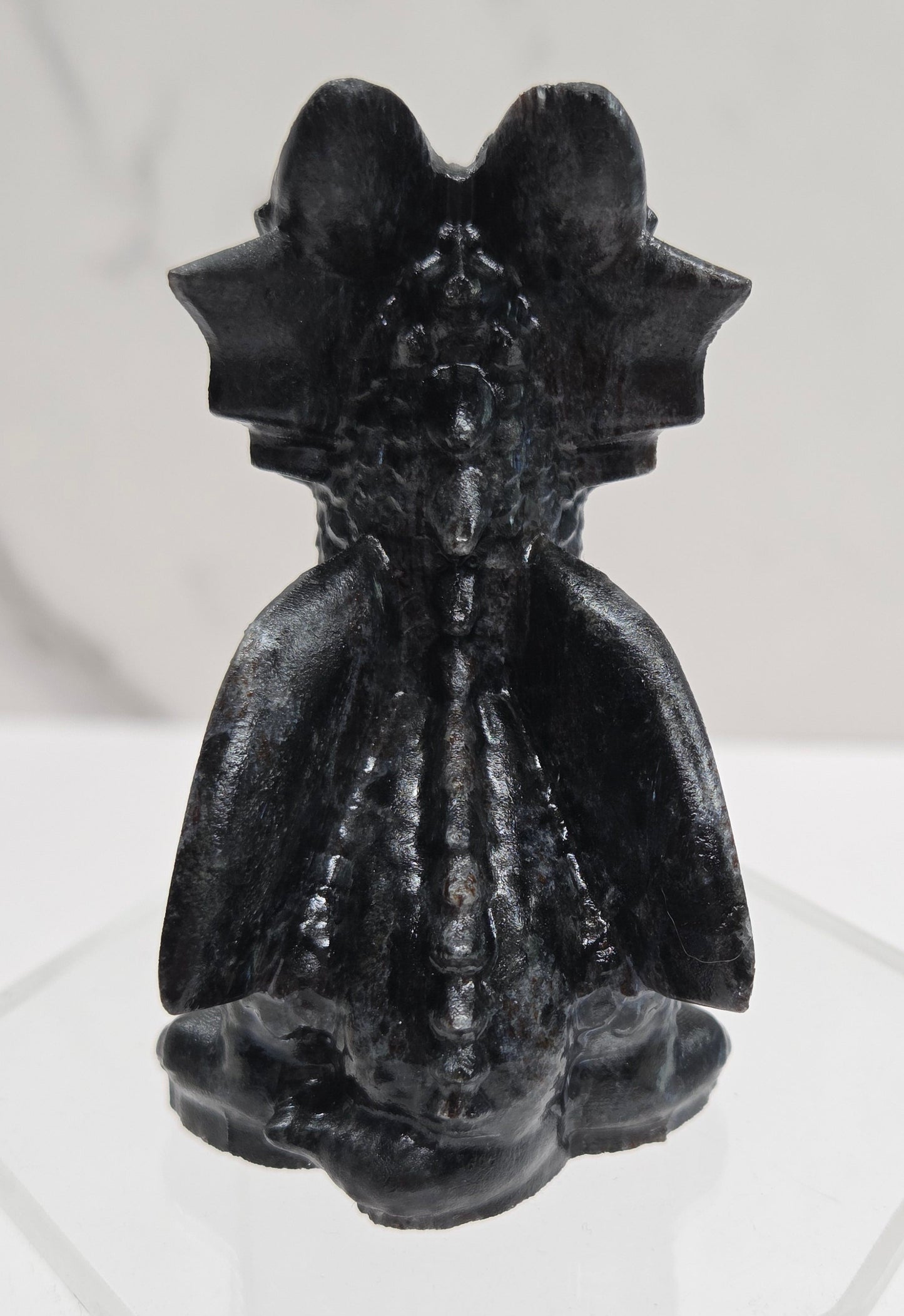 Cute dragon carving (M)