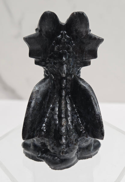 Cute dragon carving (M)