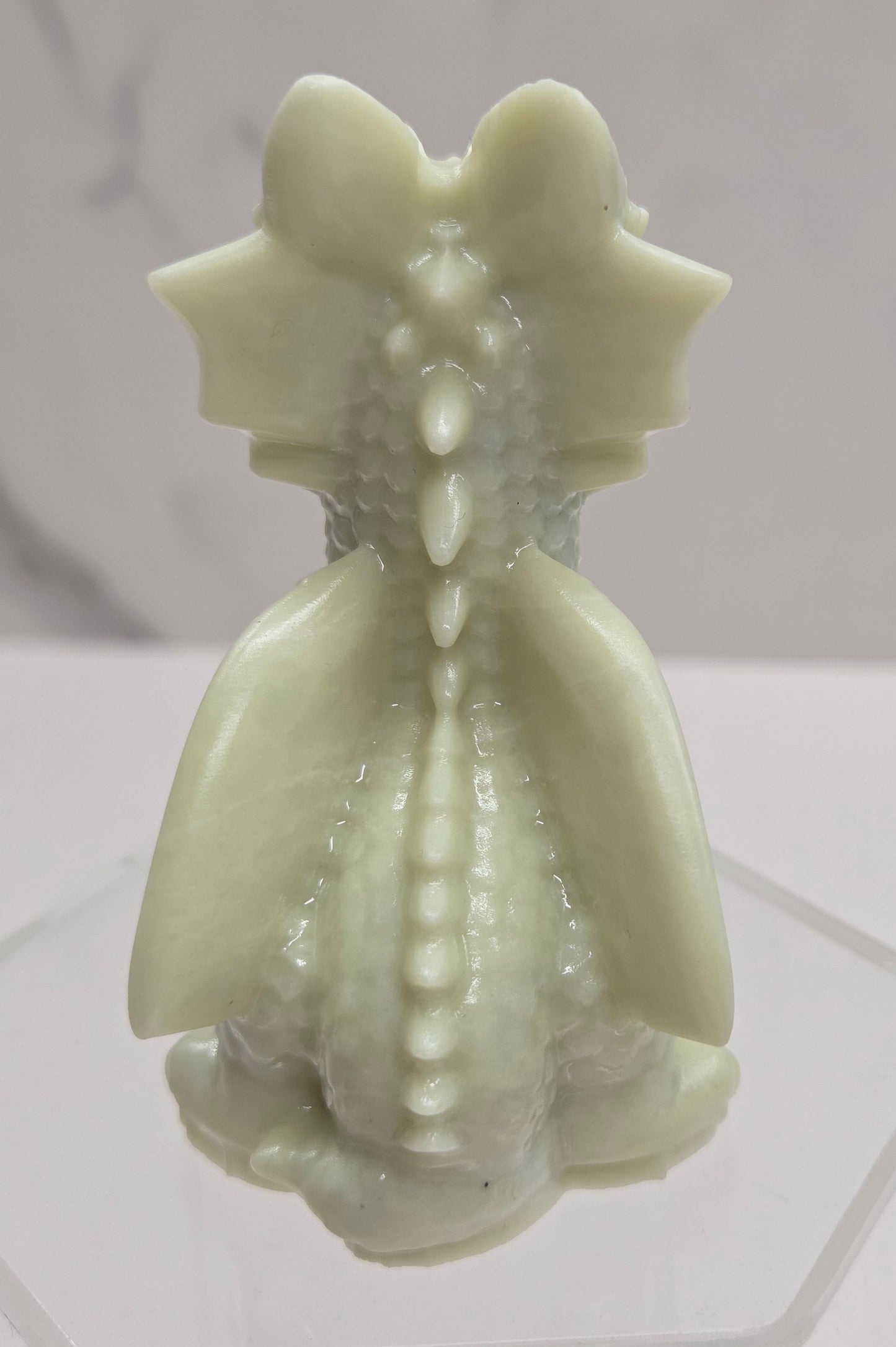 Cute dragon carving (M)