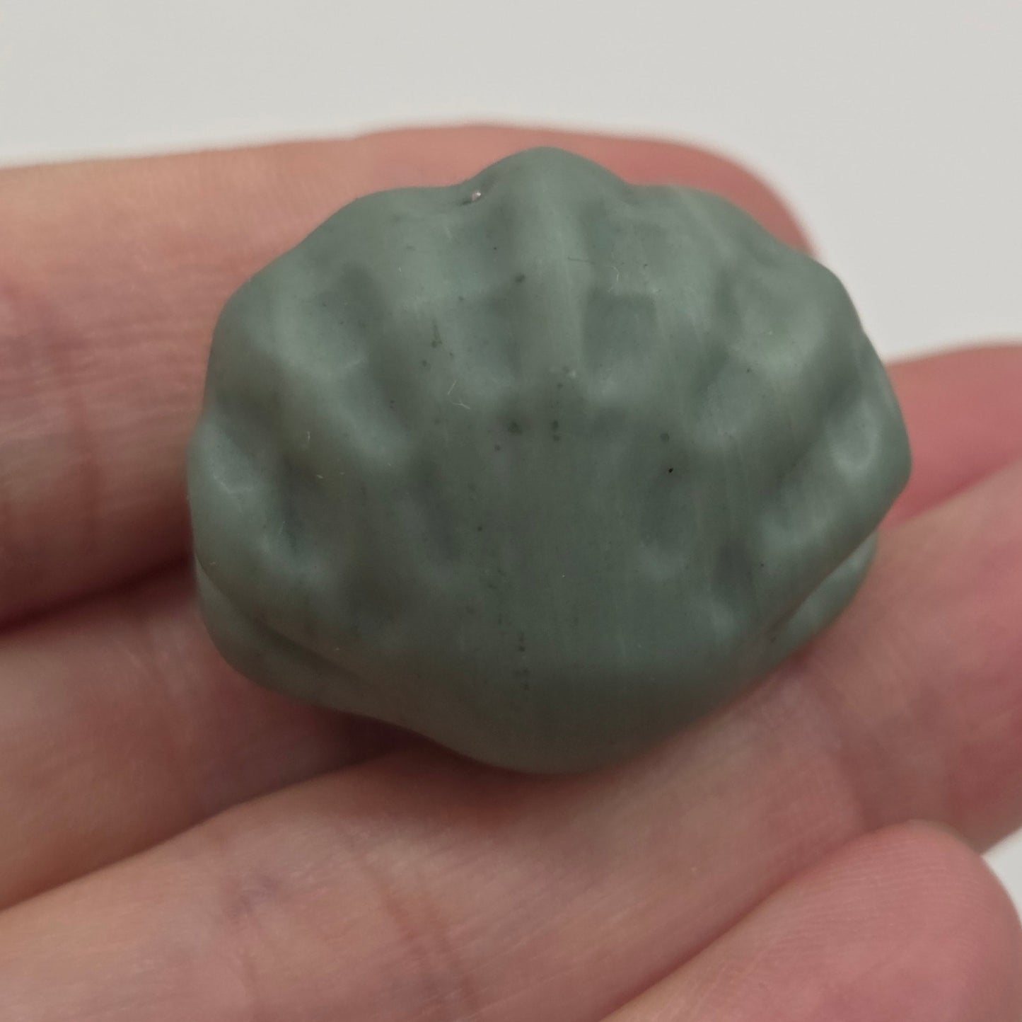 Green Jasper crystal clam carving