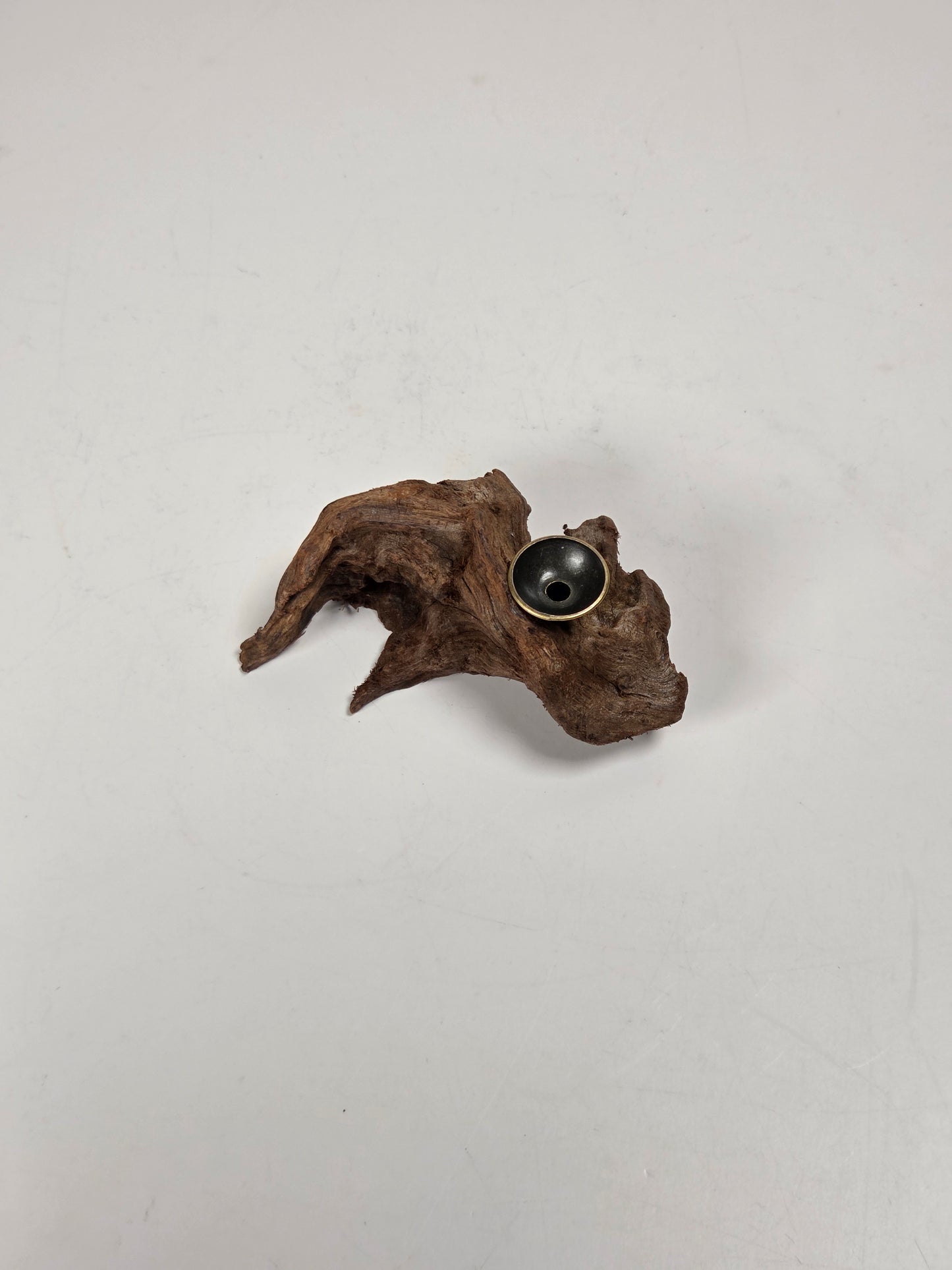 Driftwood sphere holder