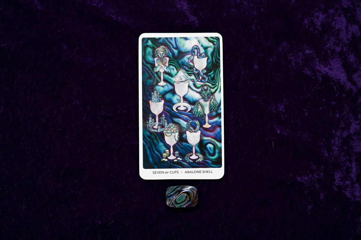 Crystal Keys Tarot: 78 Cards & 176-Page Full-Color Guidebook