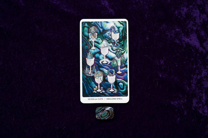 Crystal Keys Tarot: 78 Cards & 176-Page Full-Color Guidebook